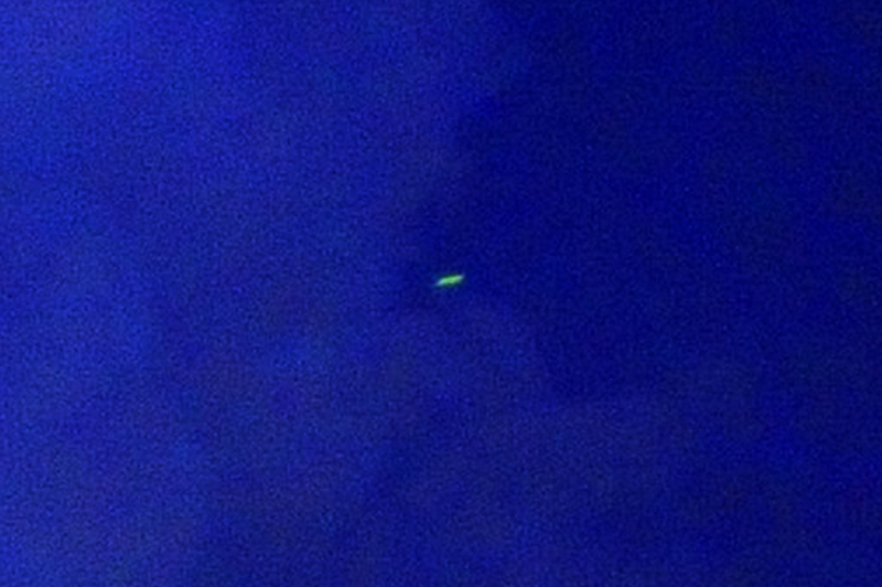 DC 6-22-2010 green streak anomaly in the air during thunder storm